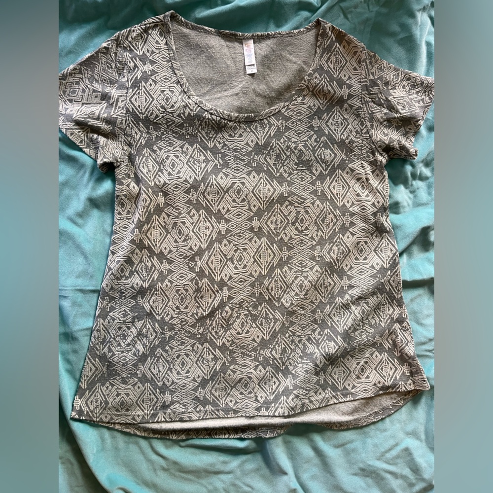 XL LuLaRoe Classic Tee Women’s Top